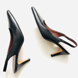 Banana Republic black pointy slingback closed toe